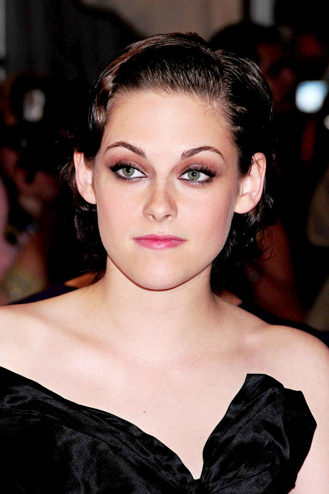 Kristen Stewart Explains Why She Never Talks About Her Love Life