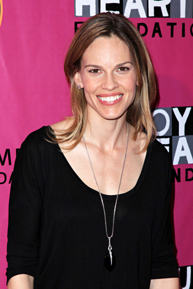 Hilary Swank Cast for Modern-Day Adaptation of 'Dracula'