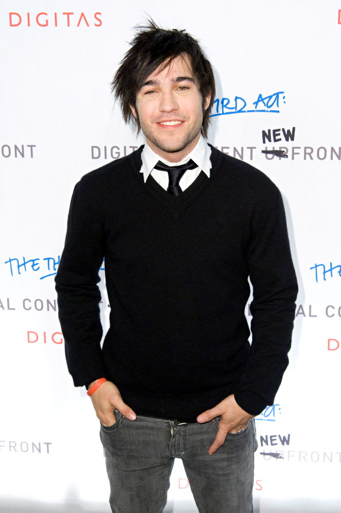 Pete Wentz Forms New Band, Black Cards