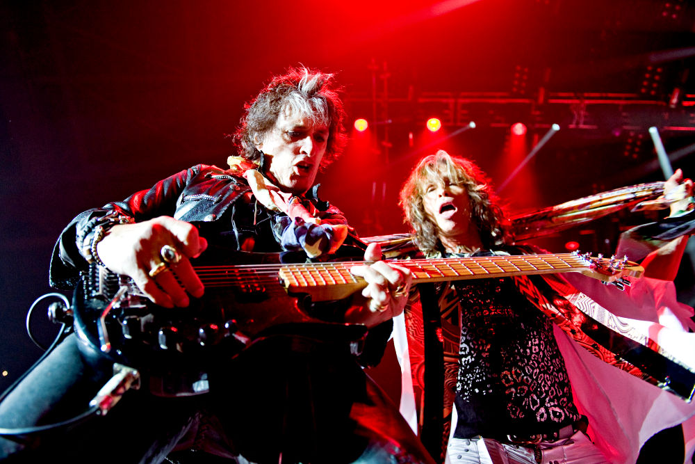 Rep: Joe Perry Did NOT Deliberately Push Steven Tyler