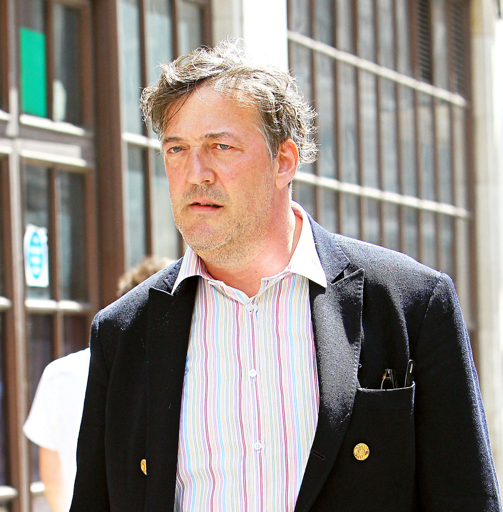 Twitter Goes to Theater Through Stephen Fry