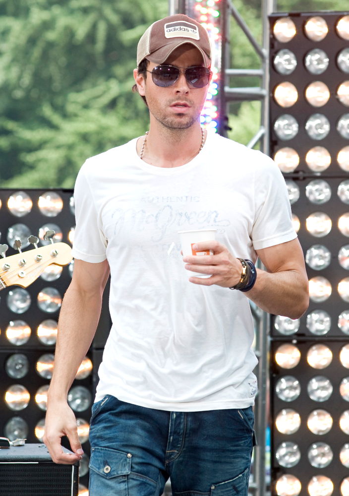 Police Will Stop Enrique Iglesias From Stripping Naked