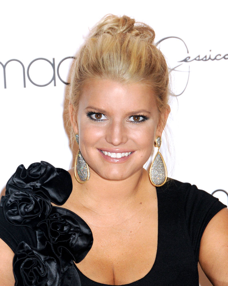 Jessica Simpson to Sing With One Lucky U.S. Soldier for Next Holiday Album
