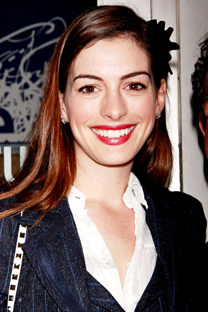Anne Hathaway NOT Crying at Her Birthday Party