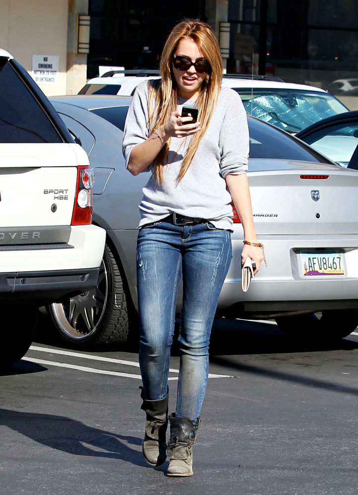 Dr. Drew Believes Miley Cyrus Needs Help
