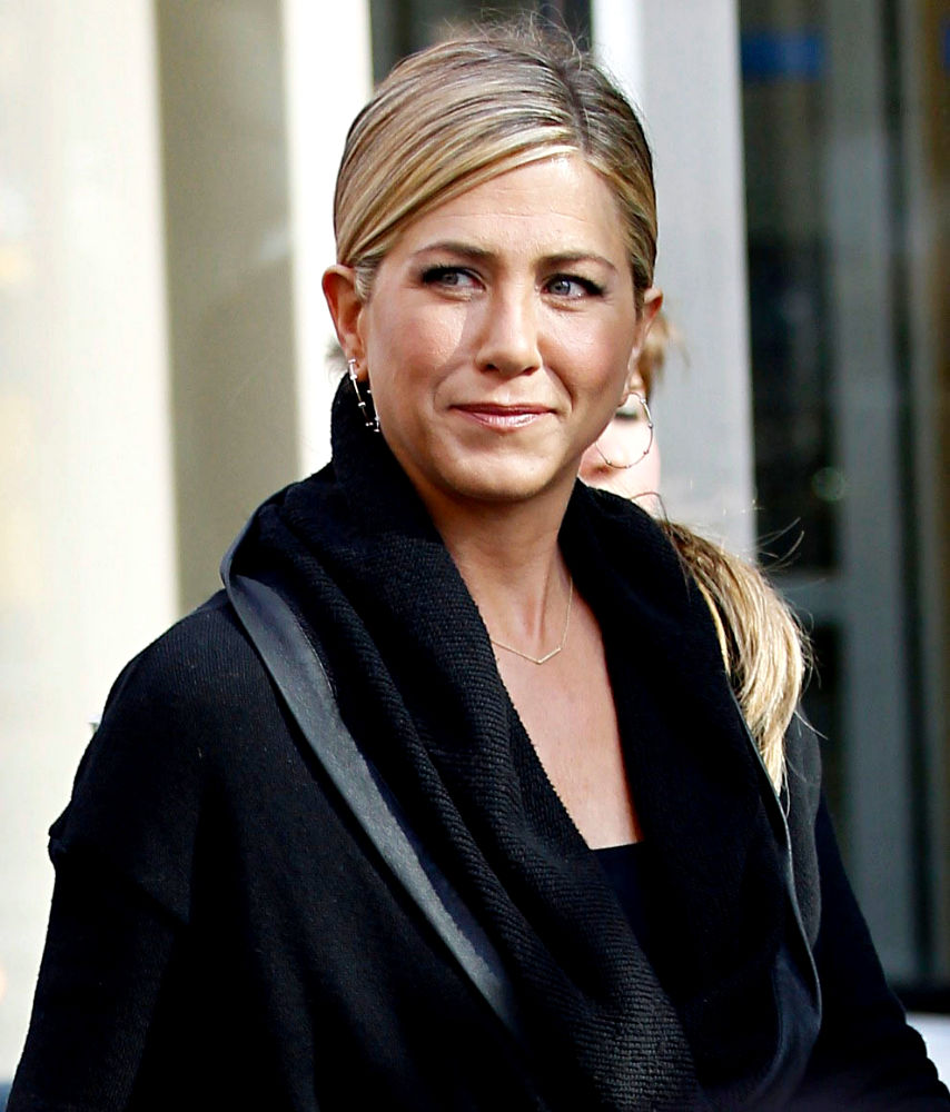 Report of Jennifer Aniston Adopting Is 'Fiction'