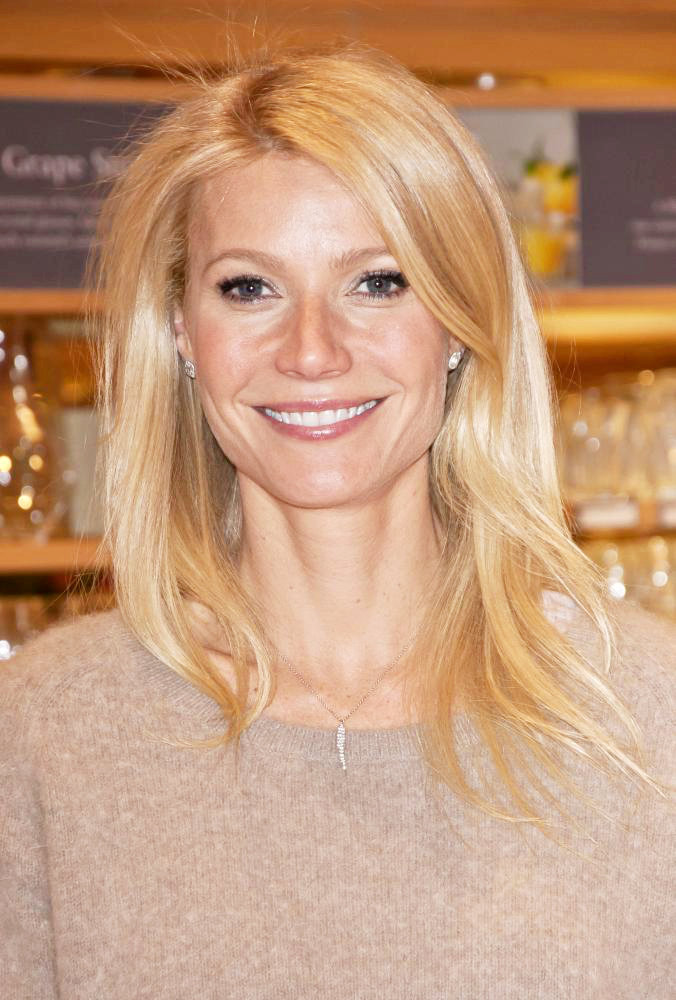Gwyneth Paltrow Still Heartbroken Over Father's Death