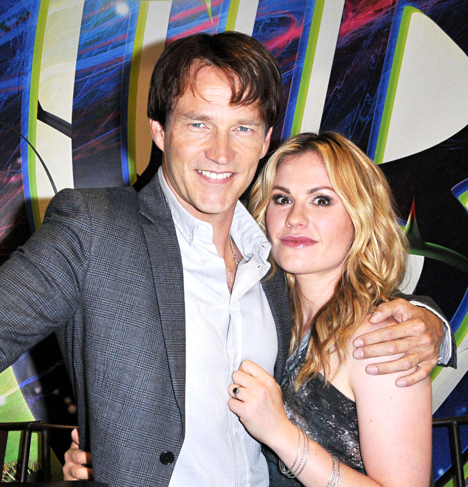 Anna Paquin And Stephen Moyer Tied The Knot Wedding Pictures Revealed Stephen Moyer Anna Paquin